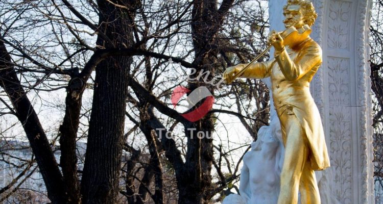 Johann Strauss Denkmal