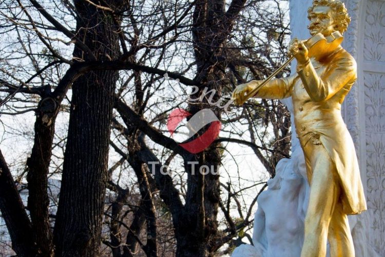 Johann Strauss Denkmal