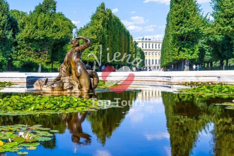 Westlicher Najadenbrunnen, Schloss Schönbrunn